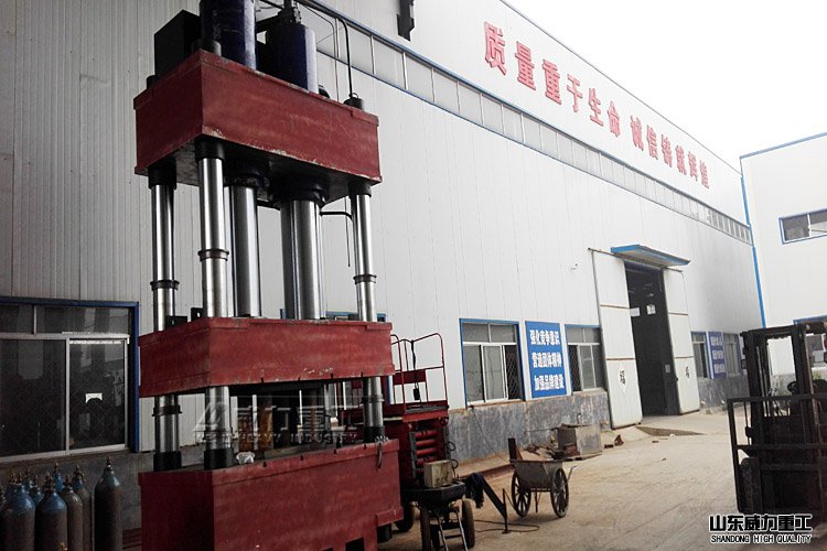 汽車配件專用三梁四柱油壓機(雙缸)